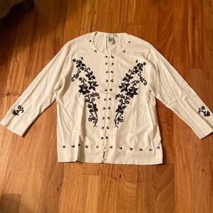 Pursuits Women’s 3/4 length sleeve covered button cardigan size L